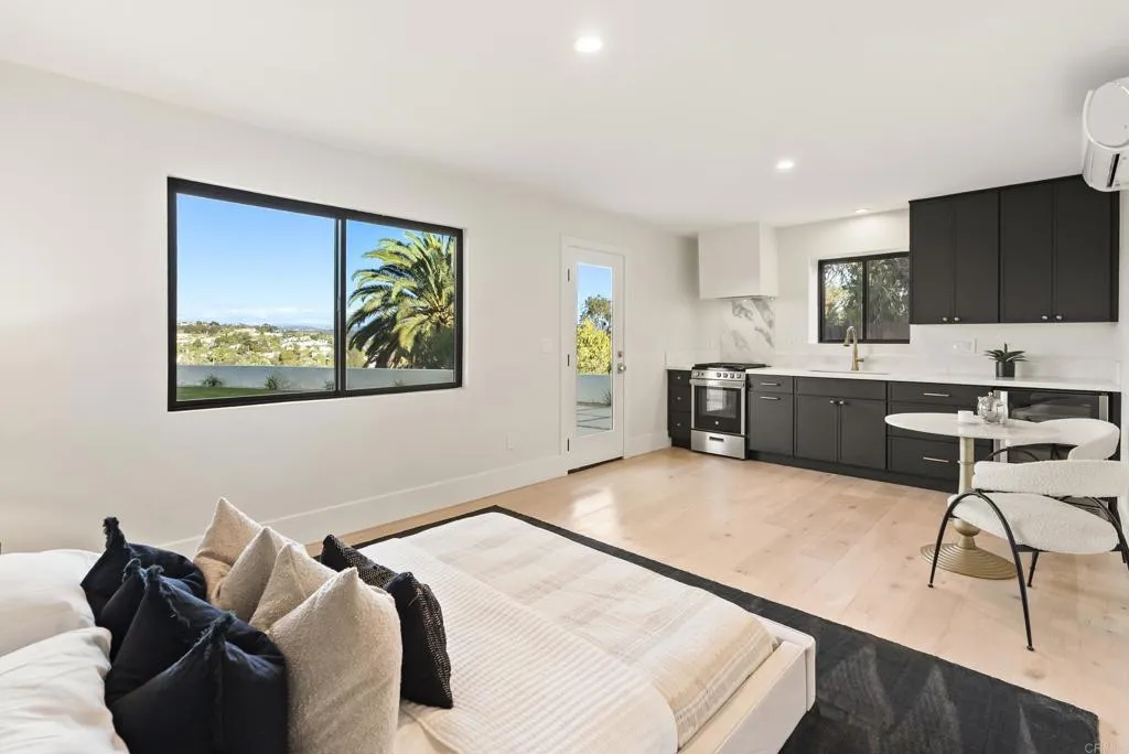 https://cdn.realtyfeed.com/cdn/127/306618551/1976f4c3210a8acd12eb2ea070d8bfc4.webp