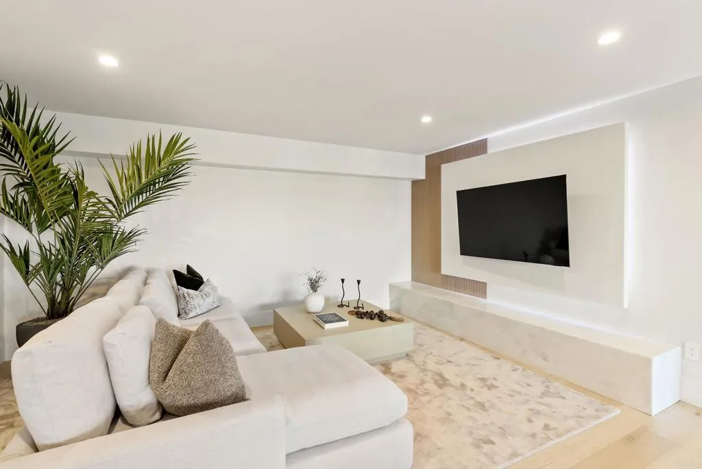 https://cdn.realtyfeed.com/cdn/127/306618551/5b57f5a29648762f6741f1ad12273137.webp