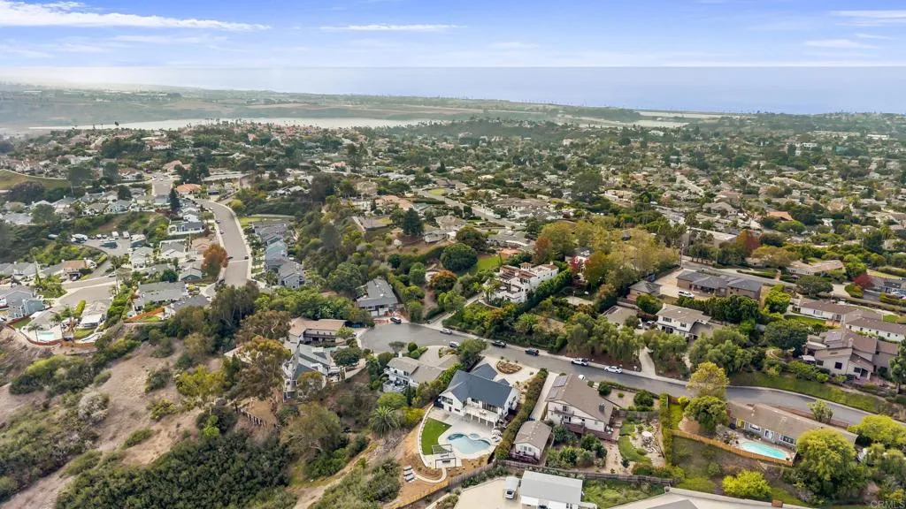 https://cdn.realtyfeed.com/cdn/127/306618551/843bb8830766371b8307344de65fff32.webp