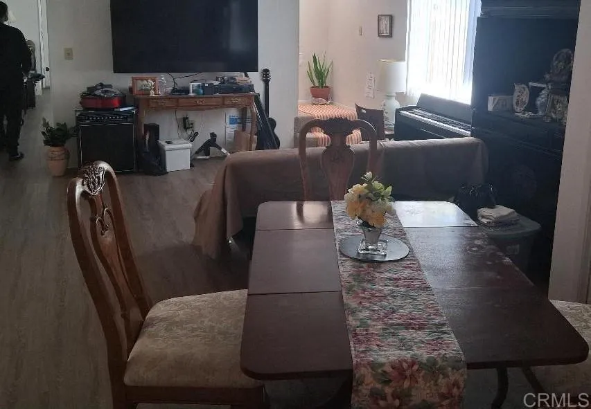 https://cdn.realtyfeed.com/cdn/127/306618560/f94f42968d42e5814118bf05c23fb0f8.webp