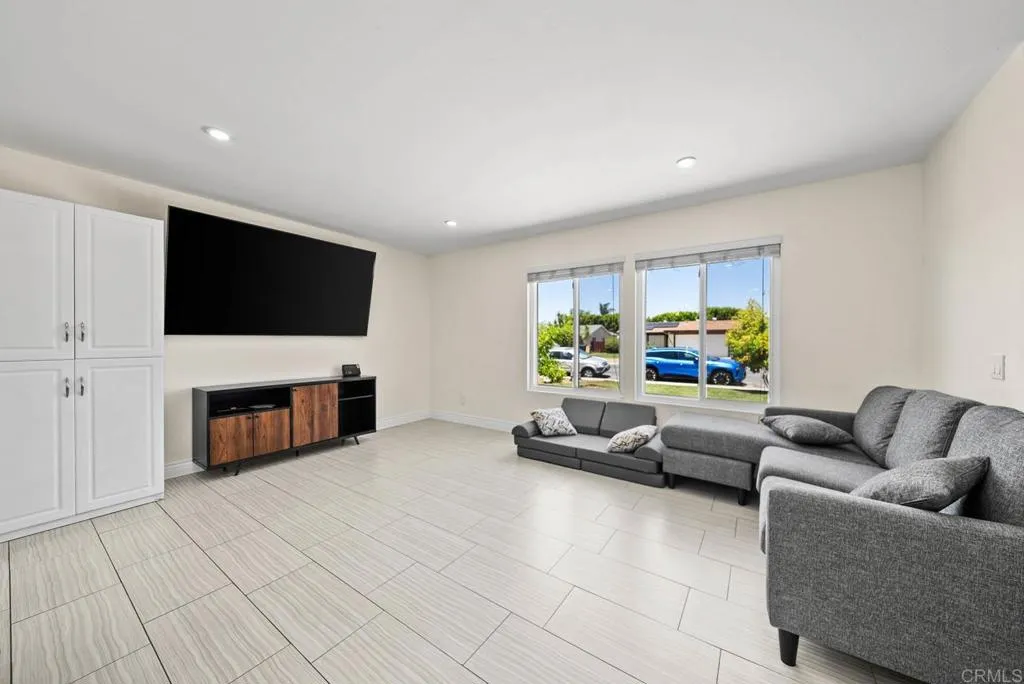 https://cdn.realtyfeed.com/cdn/127/306618594/1b44ee611465e20f29d86941a13e6042.webp