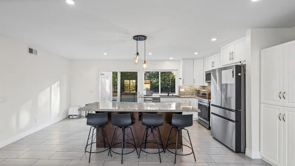 https://cdn.realtyfeed.com/cdn/127/306618594/7dd5e4ed8af6a068ace1db4c65f76dd1.webp