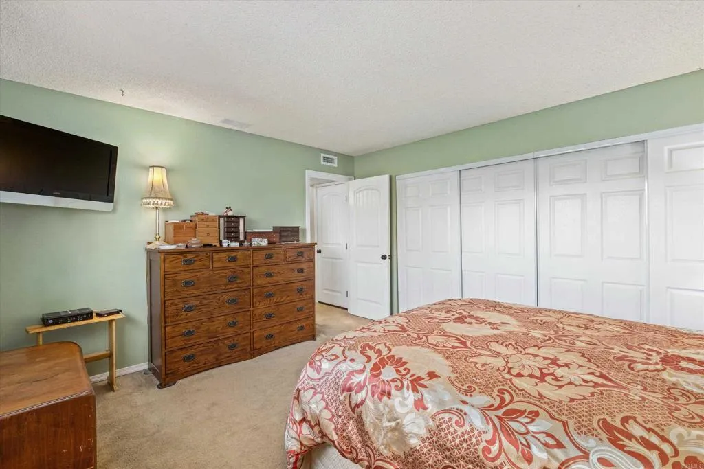 https://cdn.realtyfeed.com/cdn/127/306618679/386634805f72b9242088b52425c9c1a3.webp