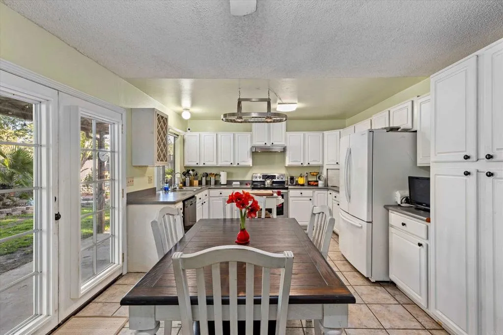 https://cdn.realtyfeed.com/cdn/127/306618679/3df07063235d0c249b6ab6cb28a60a52.webp