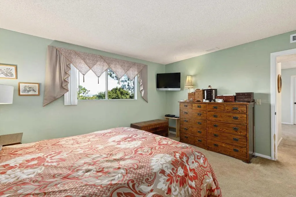 https://cdn.realtyfeed.com/cdn/127/306618679/82089e7c7ca2471c37e1f9e926086b3a.webp