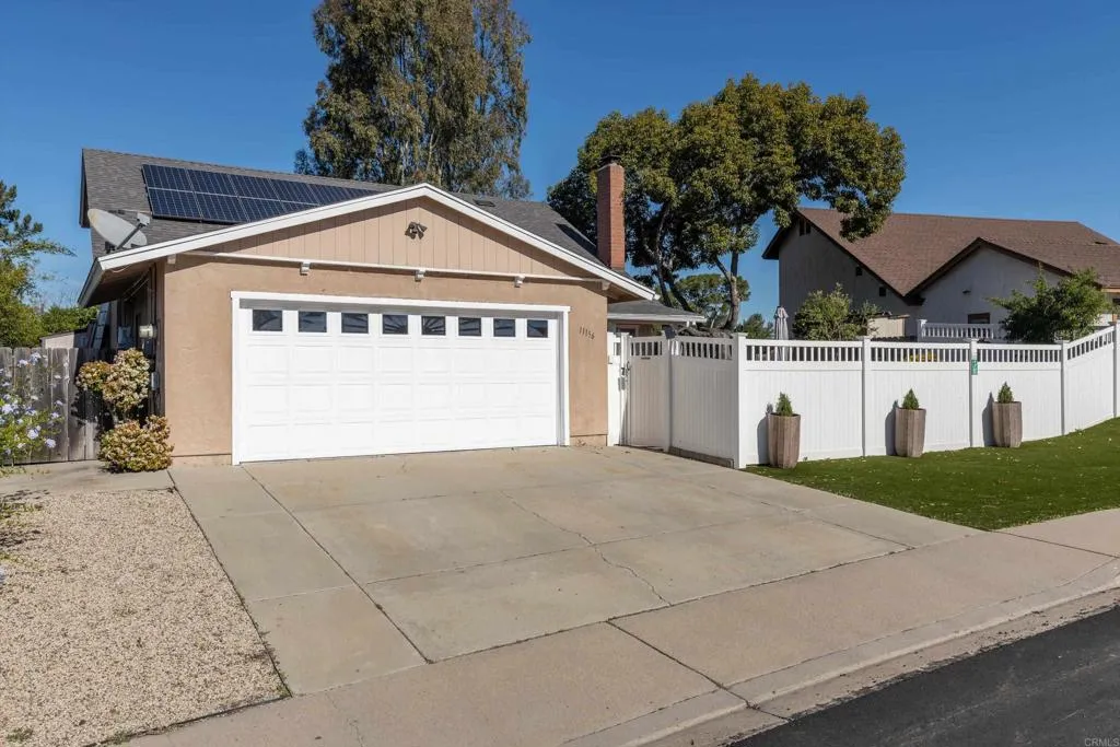https://cdn.realtyfeed.com/cdn/127/306618679/9c4c478521e992f19402848c0a921058.webp