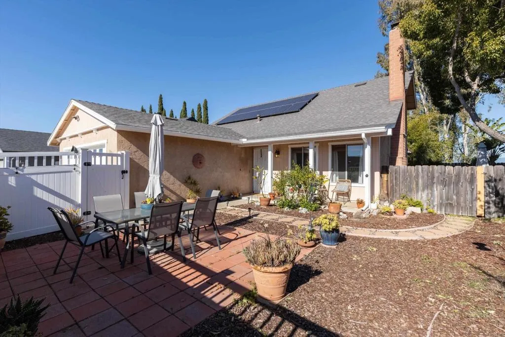 https://cdn.realtyfeed.com/cdn/127/306618679/ce5279b0310ccc59671675aadd74044e.webp
