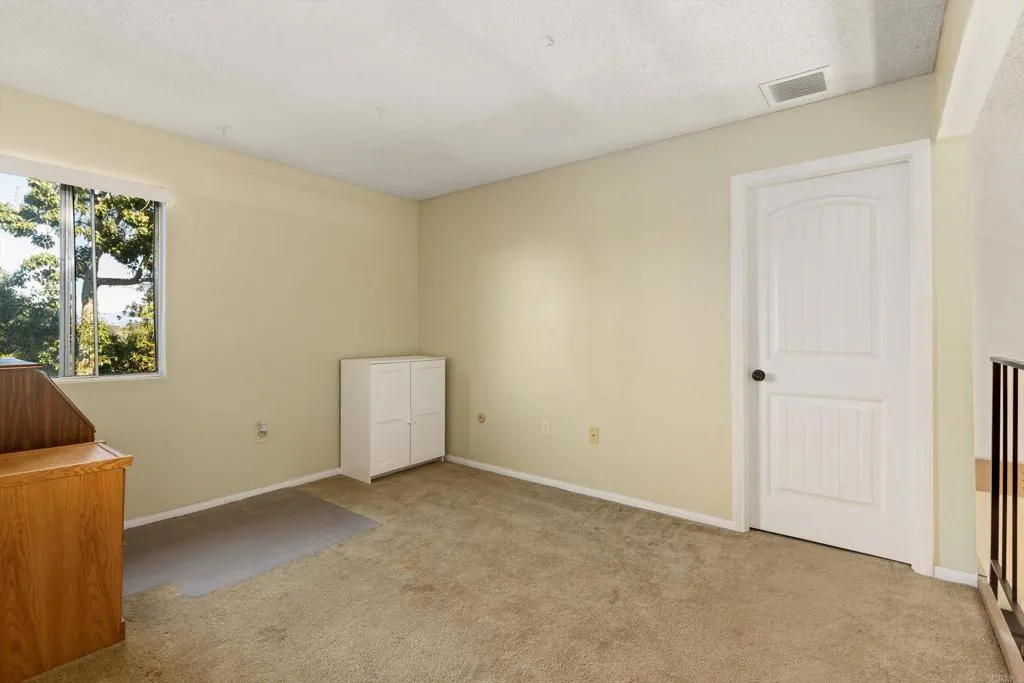 https://cdn.realtyfeed.com/cdn/127/306618679/d10332021c47c5570bdc7d751c5bc30b.webp