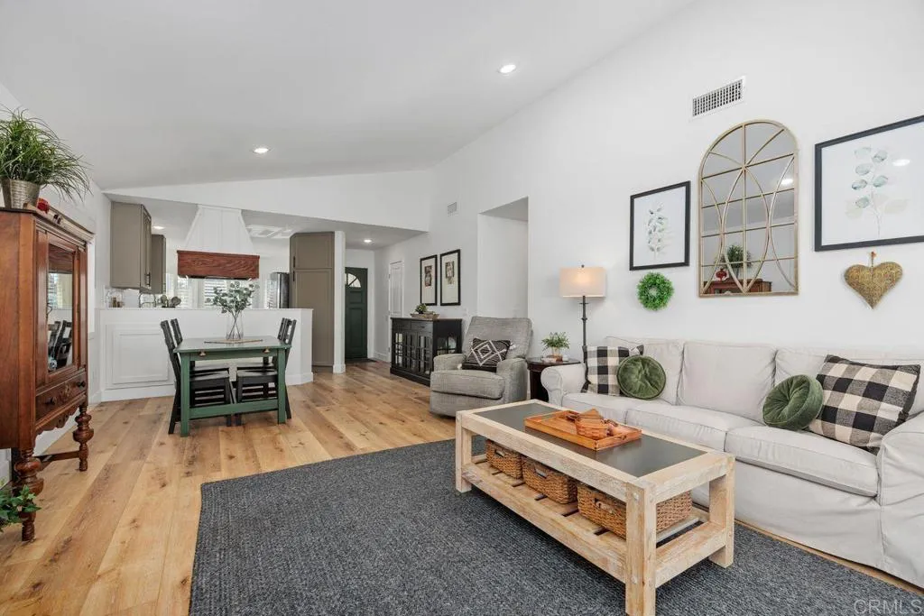 https://cdn.realtyfeed.com/cdn/127/306618823/f09145c38a4d9e1a04c6eb8eab92dbf9.webp