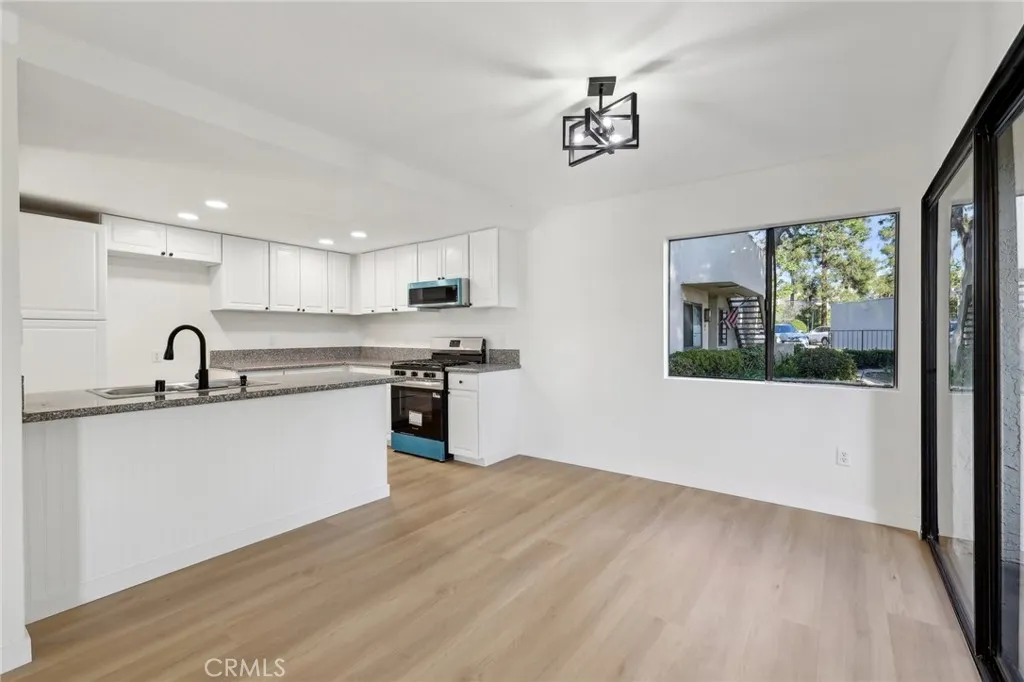 https://cdn.realtyfeed.com/cdn/127/306618951/04348eff23412634ce9271c588543781.webp