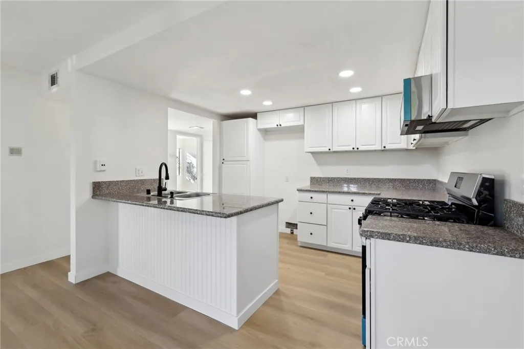 https://cdn.realtyfeed.com/cdn/127/306618951/ac773db8aba341cc88a7385ac63d3287.webp