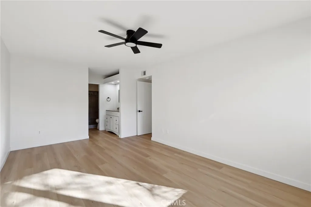 https://cdn.realtyfeed.com/cdn/127/306618951/bd57510a06eb286823168d73d9da0d25.webp