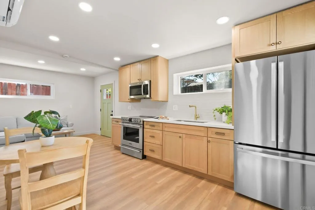 https://cdn.realtyfeed.com/cdn/127/306618968/173c8499956e6deddcdb71d9c374fb70.webp