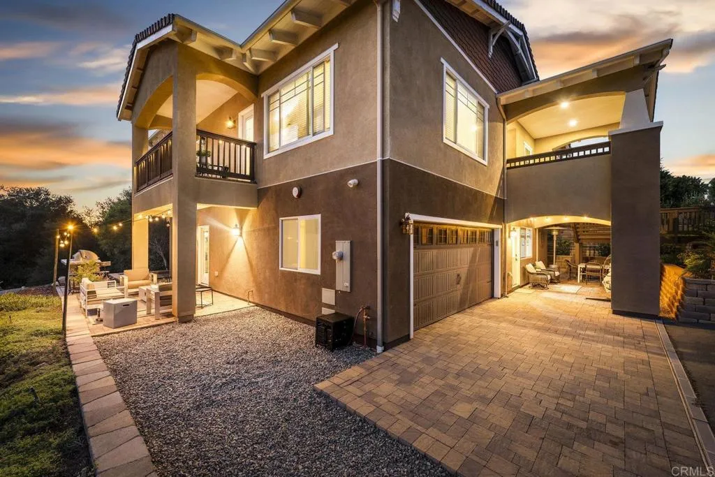 https://cdn.realtyfeed.com/cdn/127/306619009/0f1439519ee61d679559fa31f054abf0.webp