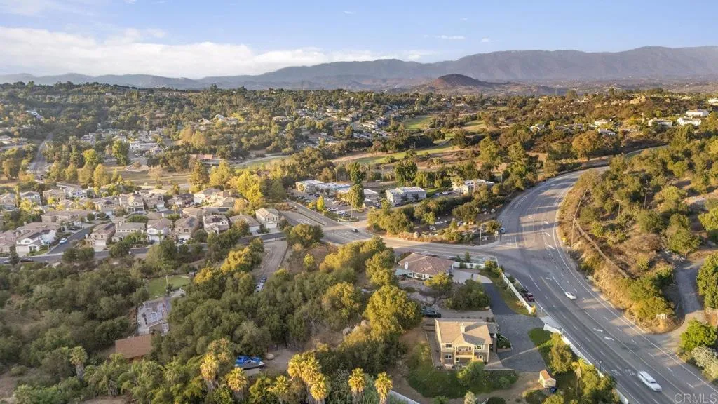 https://cdn.realtyfeed.com/cdn/127/306619009/431b4d2c137781c25f6bd6553ac79479.webp