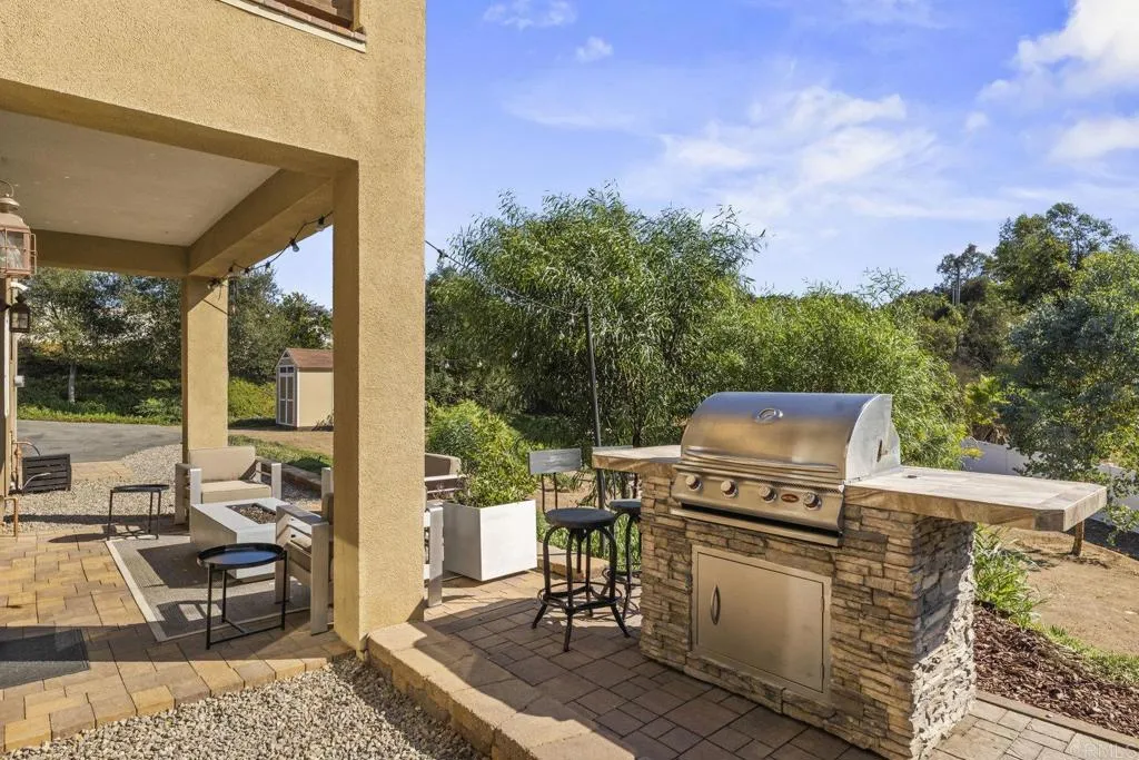 https://cdn.realtyfeed.com/cdn/127/306619009/b8eaf722c04788dfdd3680c870289189.webp