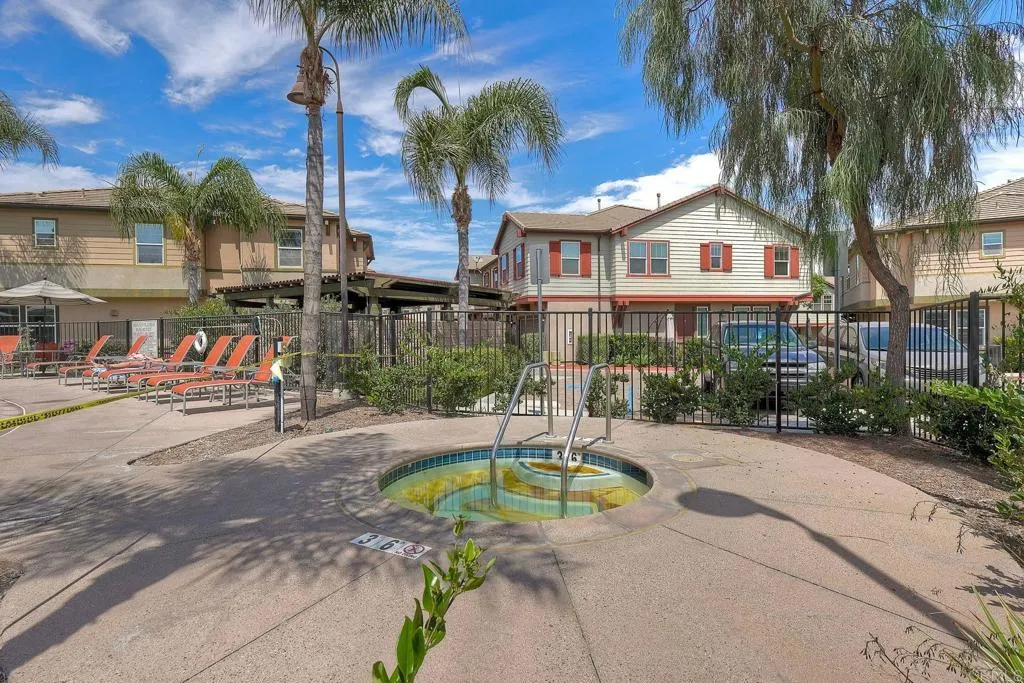 https://cdn.realtyfeed.com/cdn/127/306619012/42fccc2f87919d29a48ae3c3799fc384.webp