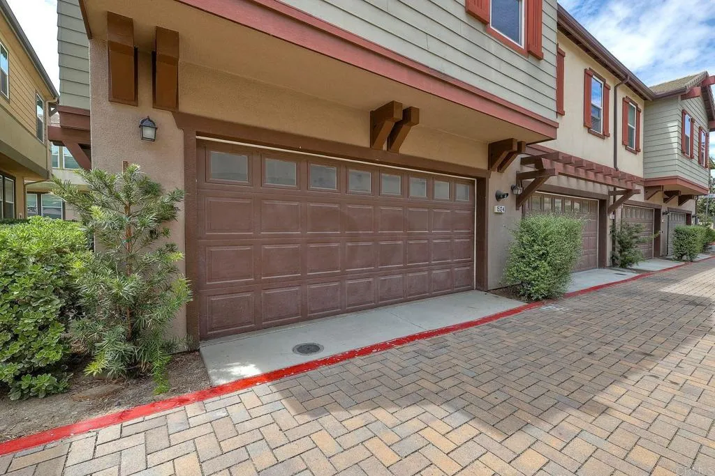 https://cdn.realtyfeed.com/cdn/127/306619012/e767df61ecbbbd517a730abb3ff8ce33.webp
