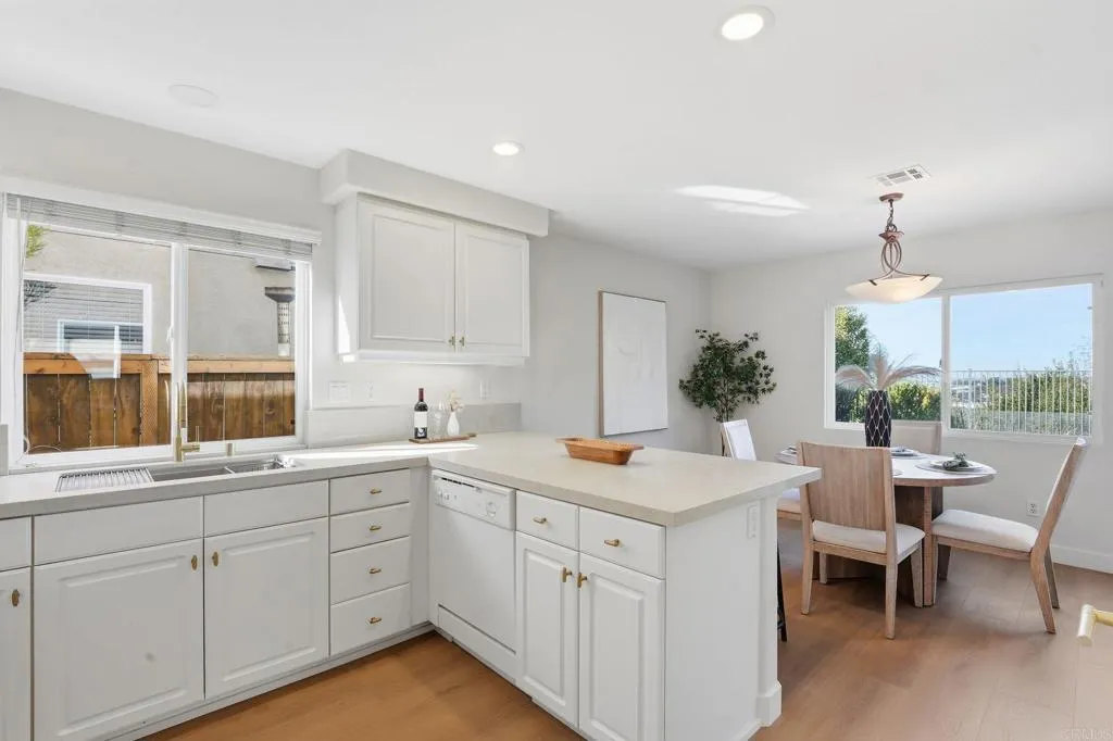 https://cdn.realtyfeed.com/cdn/127/306619055/ae635a81453b7d82ac5adb2f246b1c10.webp