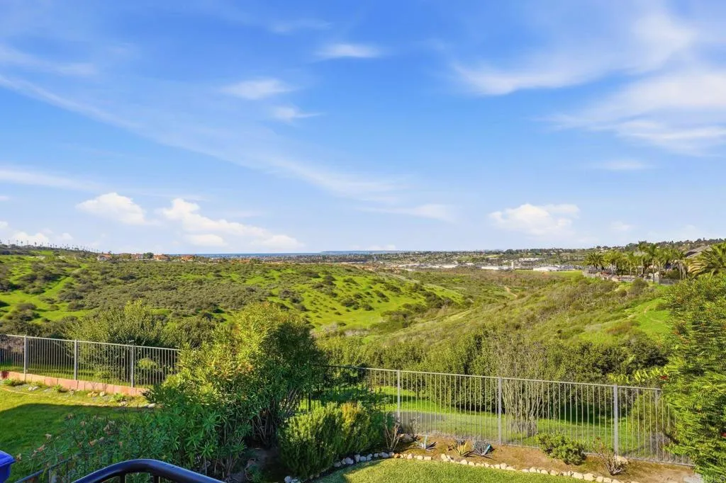 https://cdn.realtyfeed.com/cdn/127/306619055/bf55427238e6112552f9f7395334b846.webp