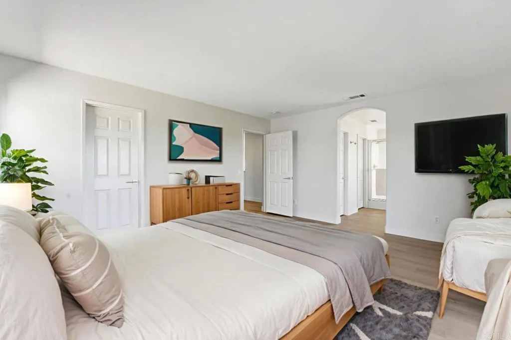 https://cdn.realtyfeed.com/cdn/127/306619055/e966611e21436bbb8c8f65554c7092bb.webp