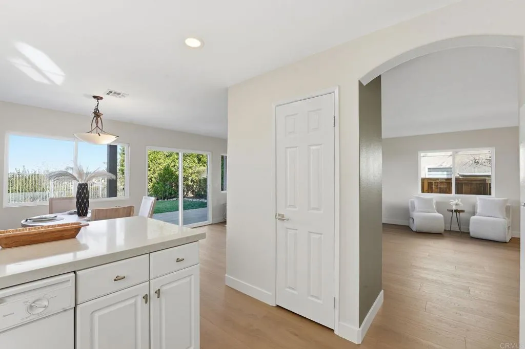 https://cdn.realtyfeed.com/cdn/127/306619055/f763f90c4b31ff9f0ccee6293e841f32.webp