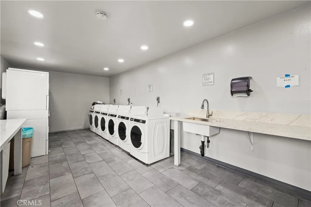 https://cdn.realtyfeed.com/cdn/127/306619107/47cccf58a86e43c2d5a54a891c296e01.webp