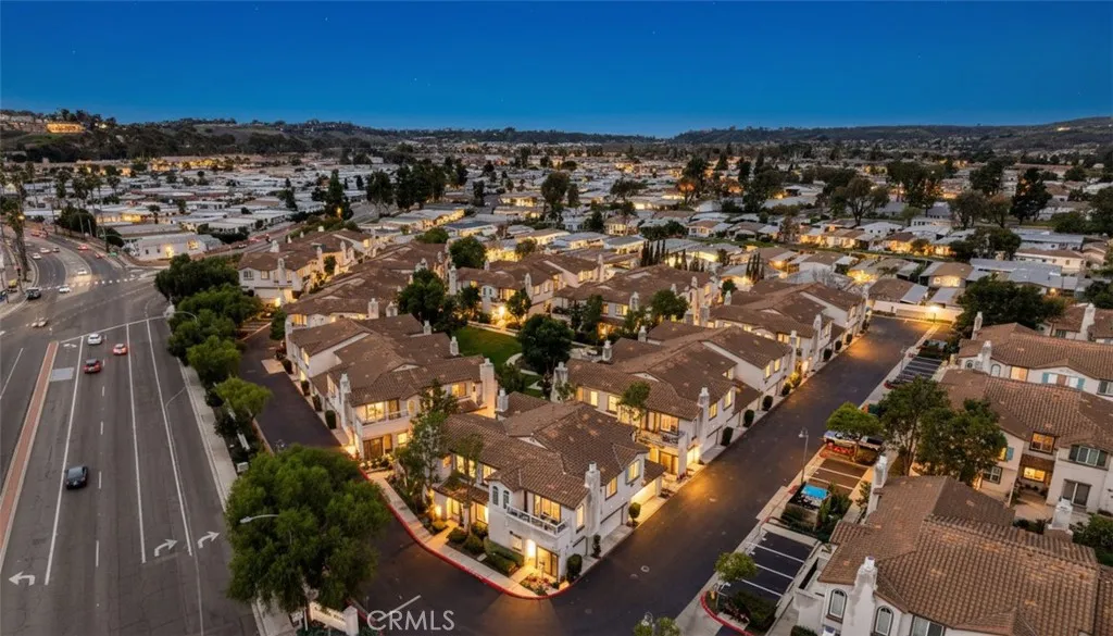 https://cdn.realtyfeed.com/cdn/127/306619111/181c832c32cd8ca4d30e0108e777e913.webp