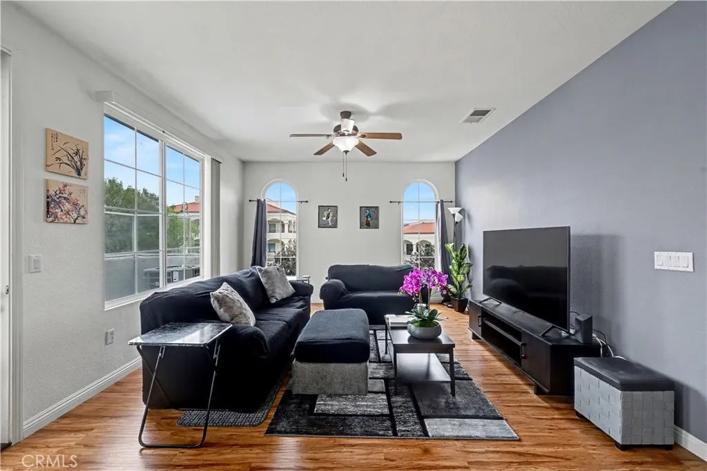 Photo #7: SW25281676 Listing: Photo #7