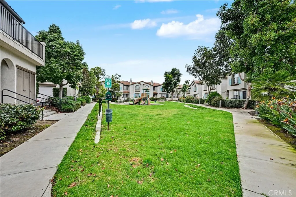 https://cdn.realtyfeed.com/cdn/127/306619111/6d271ae8f1d5ef1a3515f38da45ede1d.webp