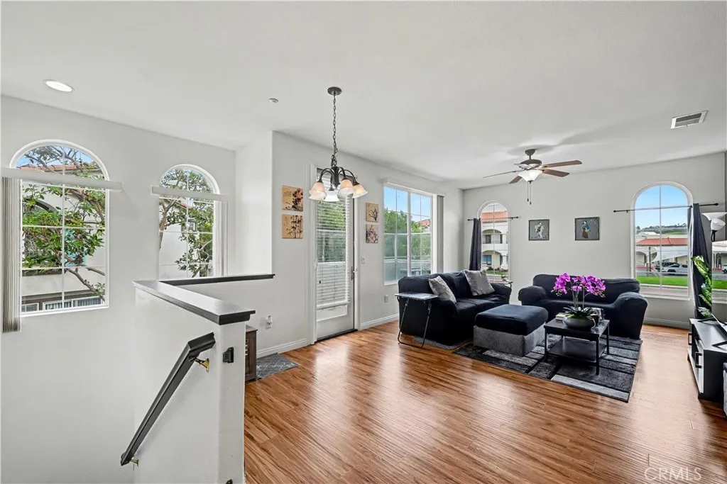 Photo #9: SW25281676 Listing: Photo #9