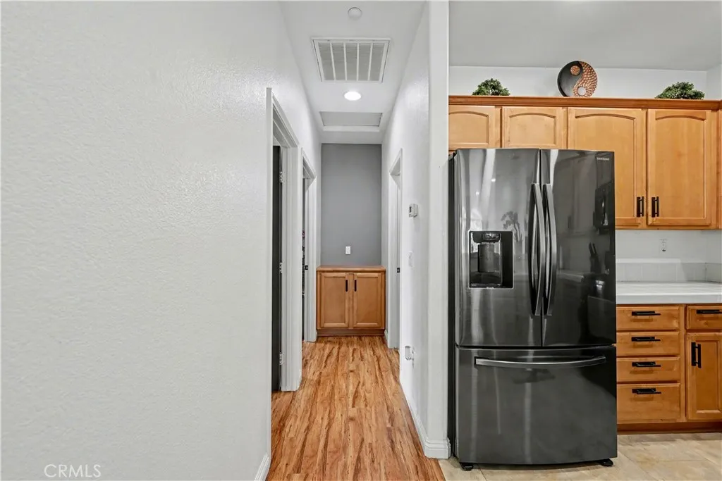 https://cdn.realtyfeed.com/cdn/127/306619111/dcd2bcced19ab525f6300f80273f4b26.webp