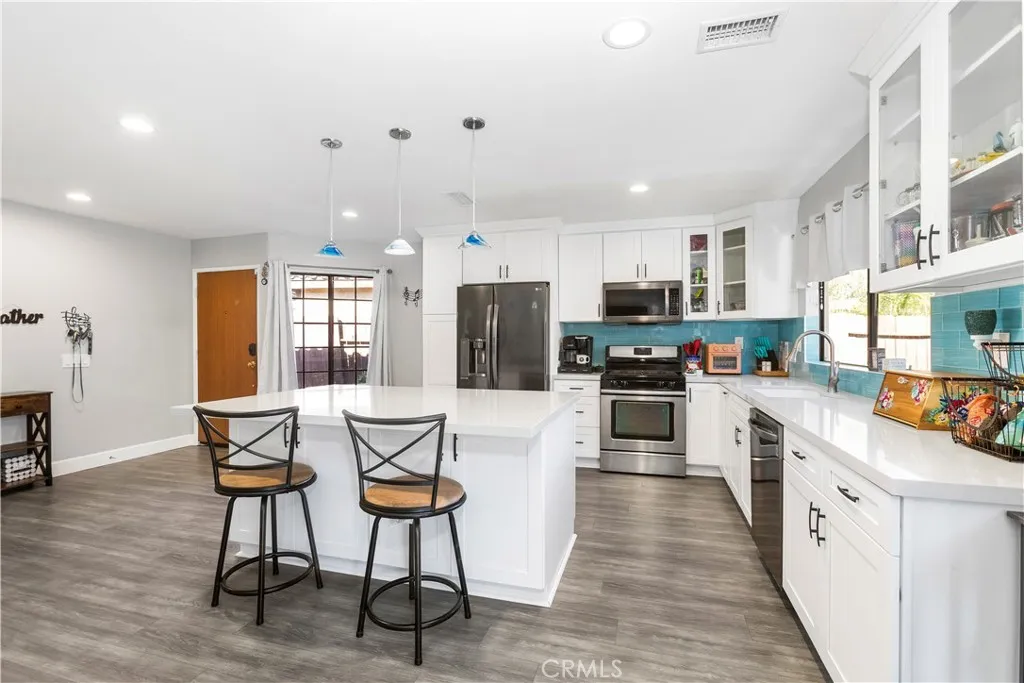 https://cdn.realtyfeed.com/cdn/127/306619112/5b8b6477e78fb9887aea967a2f961ce9.webp