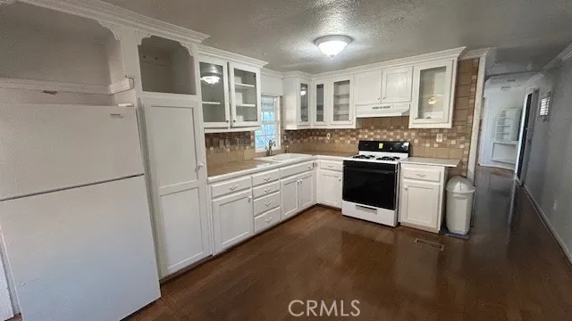 https://cdn.realtyfeed.com/cdn/127/306619152/002c359b89537294cca07ad3f1c59cca.webp