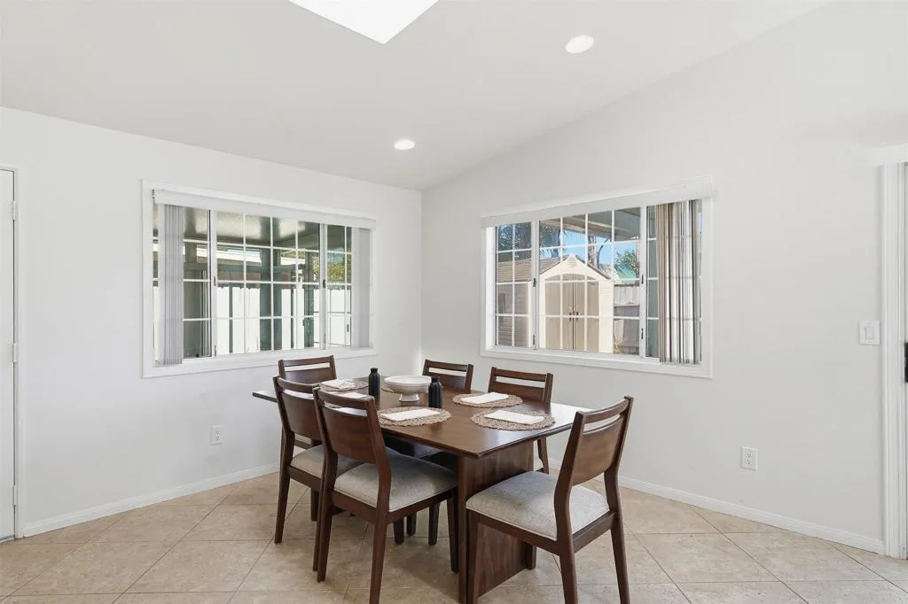 https://cdn.realtyfeed.com/cdn/127/306619203/7fdfd7a5322d7d2ad0cc8b7ff59fdfc1.webp