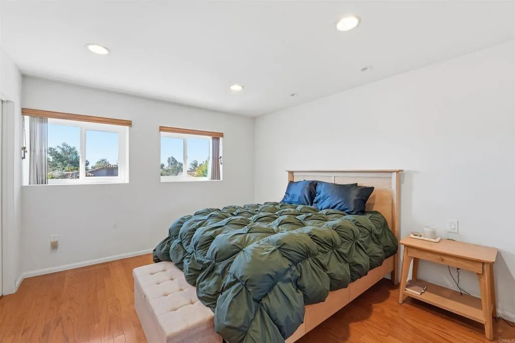 https://cdn.realtyfeed.com/cdn/127/306619203/8deddeaa158ebdb023b881ee0a1707ef.webp