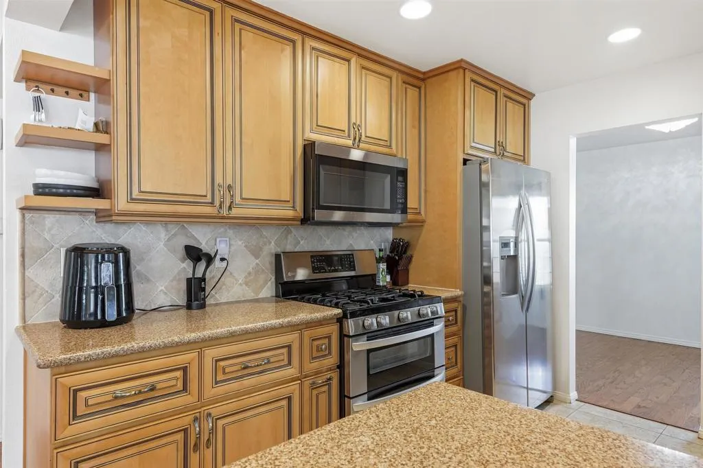 https://cdn.realtyfeed.com/cdn/127/306619203/fe5d448efbc83d3af5eb9f2788fcdb5a.webp
