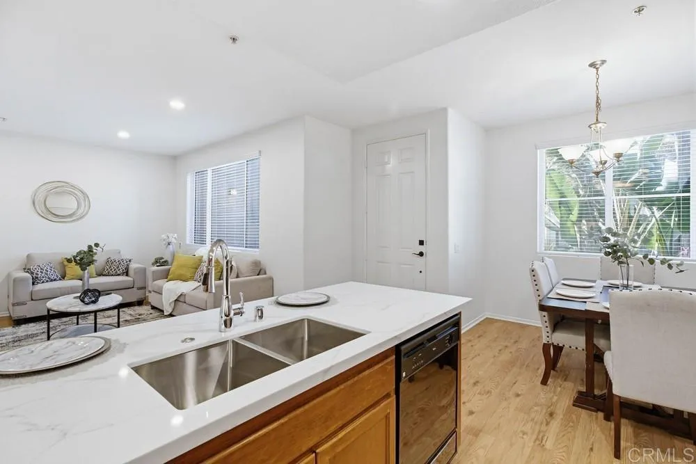 https://cdn.realtyfeed.com/cdn/127/306619342/56c39651bdeaac672fba163dce820a1c.webp