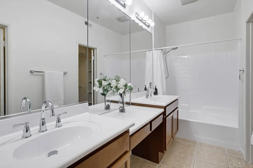 https://cdn.realtyfeed.com/cdn/127/306619342/df1f4859229eda13af51b50603512bfc.webp