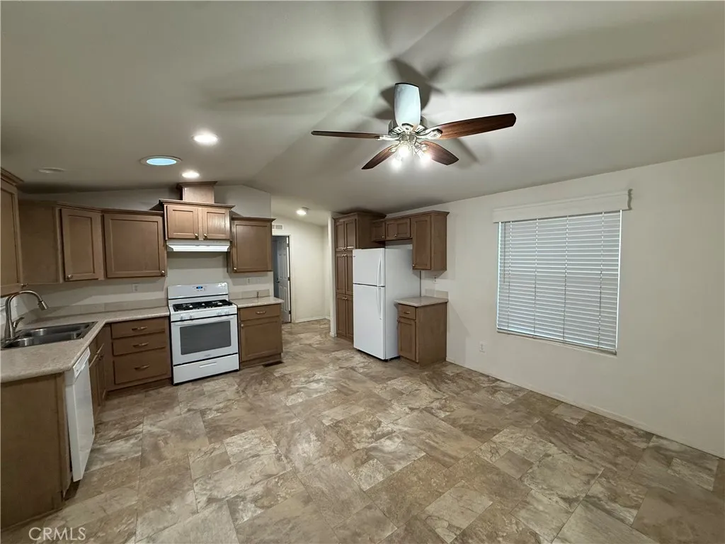 11101 Imperial Hwy Unit 84, Norwalk, CA 90650 - Photo 2 of 13, Norwalk, CA
