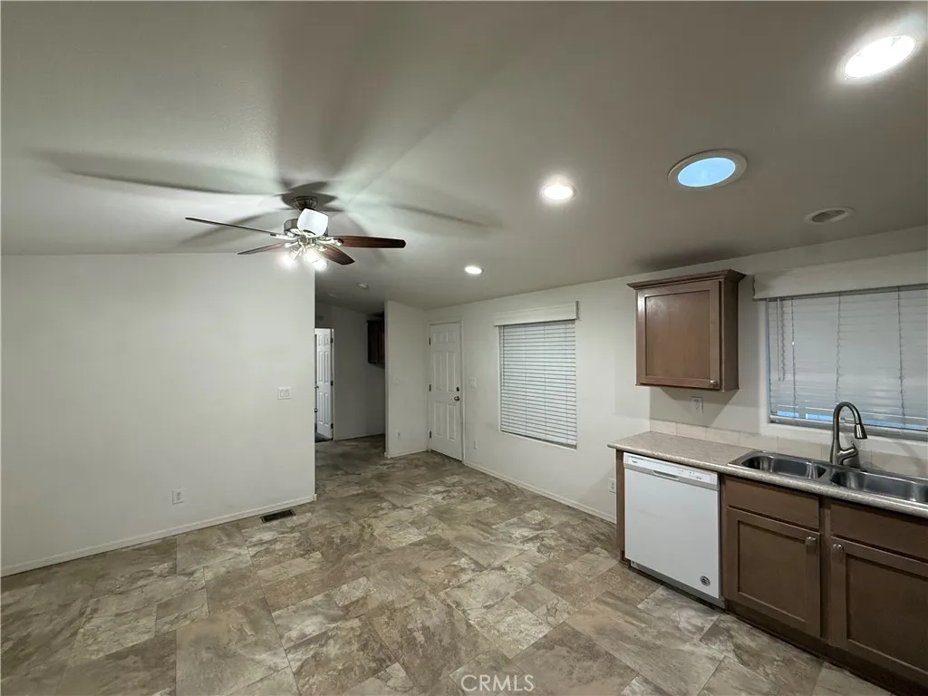 11101 Imperial Hwy Unit 84, Norwalk, CA 90650 - Photo 3 of 13, Norwalk, CA