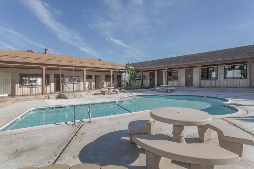 https://cdn.realtyfeed.com/cdn/127/306619491/9c0908e66d8f7edf59051f8cf3a459ba.webp