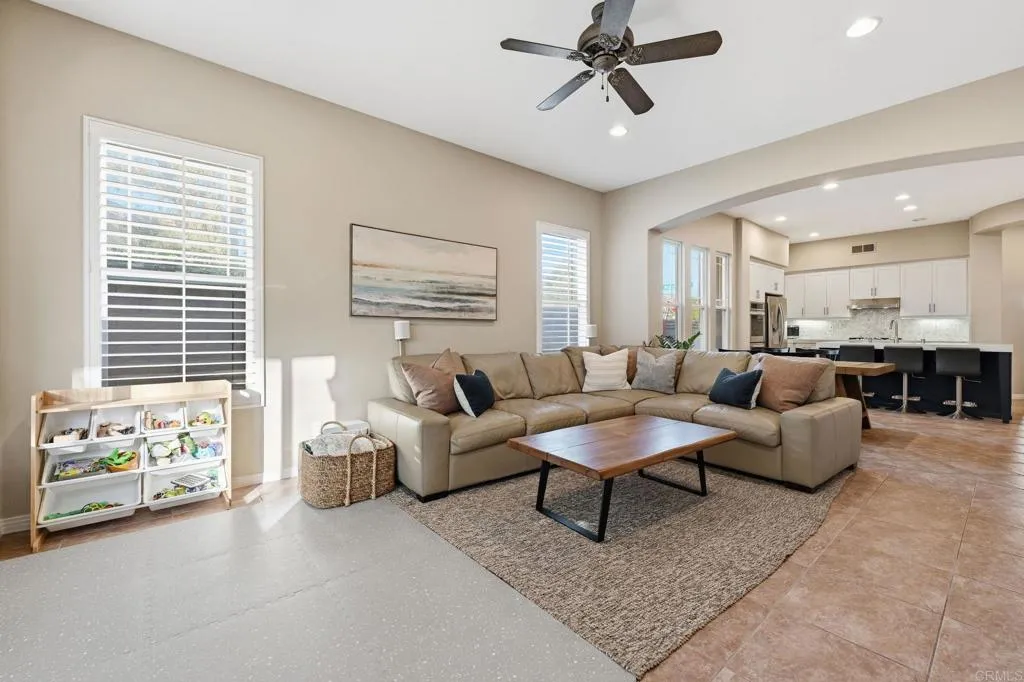 https://cdn.realtyfeed.com/cdn/127/306619599/40061af9e012a0e6dd7236480cc0230b.webp