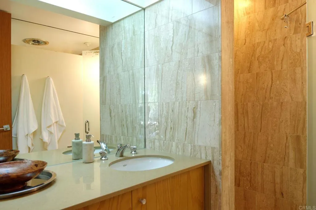 https://cdn.realtyfeed.com/cdn/127/306619609/36af920a65b8eeecc2084af1624cbb23.webp