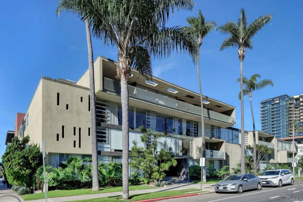 https://cdn.realtyfeed.com/cdn/127/306619609/636a239ec10169d4954e4c02c1e95df5.webp