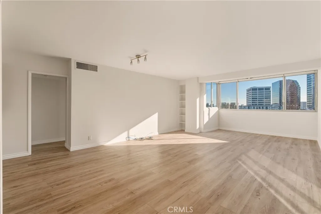 969 Hilgard Unit 707, Los Angeles, CA 90024 - Photo 3 of 32, Los Angeles, CA