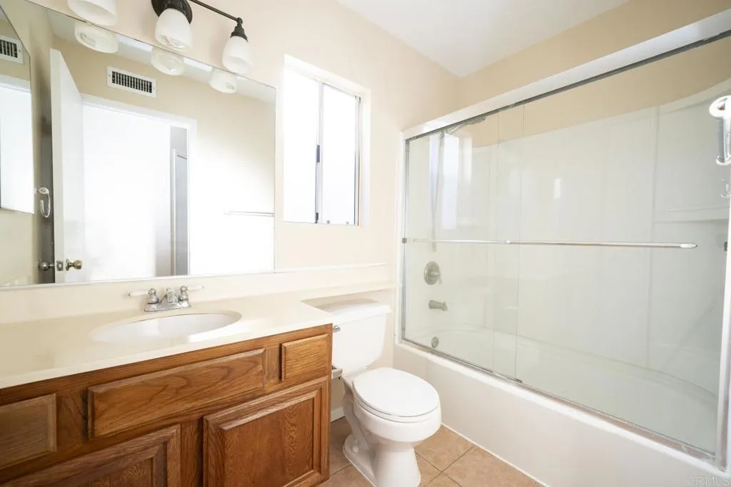 https://cdn.realtyfeed.com/cdn/127/306619647/7ee10e8109b0f8372d09049ddb4f42d2.webp