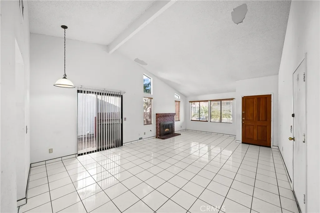 https://cdn.realtyfeed.com/cdn/127/306619655/31b81cc67c1446e74af9ec6d767d66b1.webp