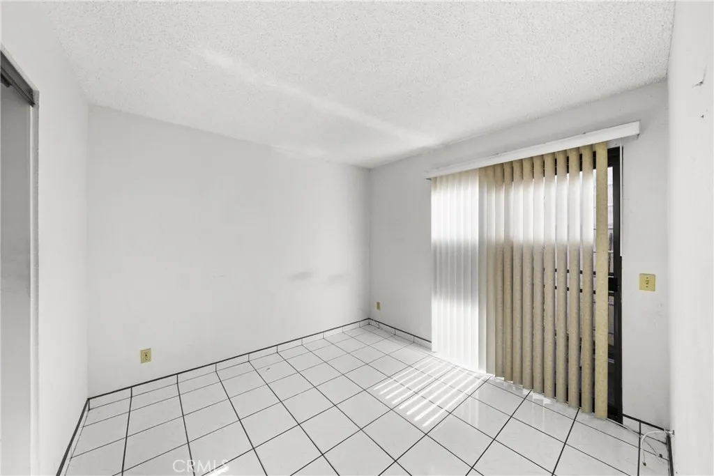 https://cdn.realtyfeed.com/cdn/127/306619655/e3d11440619469125be1c79c037ba3e7.webp