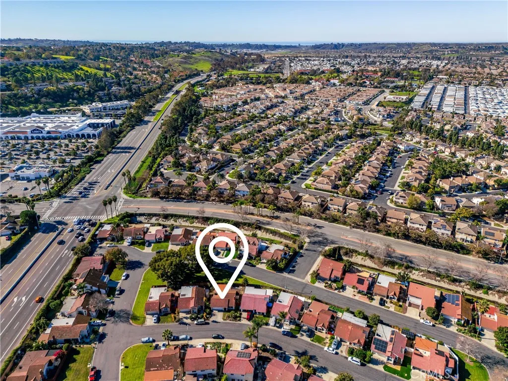 https://cdn.realtyfeed.com/cdn/127/306619655/f4977b03027d58863c41f5b03c4b347f.webp
